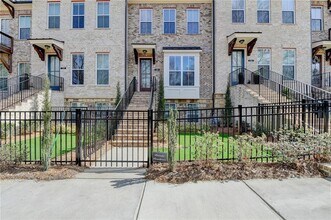 130 Everley Walk in Alpharetta, GA - Building Photo - Building Photo