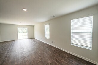 459 Coconut Dr in Bloomingdale, GA - Building Photo - Building Photo