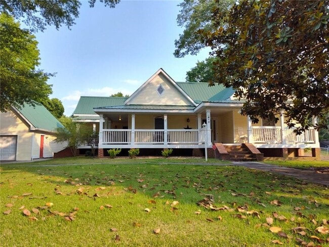 property at 610 Rock Springs Rd