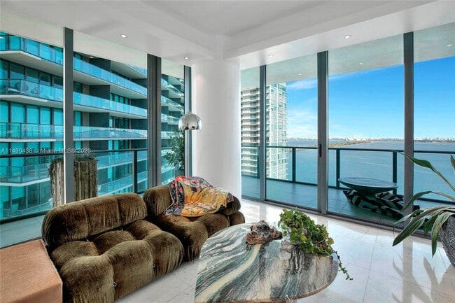 480 NE 31st St, Unit 2207 in Miami, FL - Building Photo - Building Photo