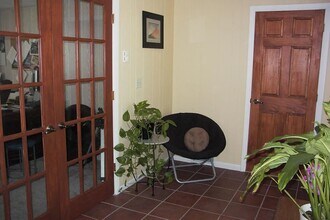 1 Cayuga Dr in Hudson, MA - Building Photo - Building Photo