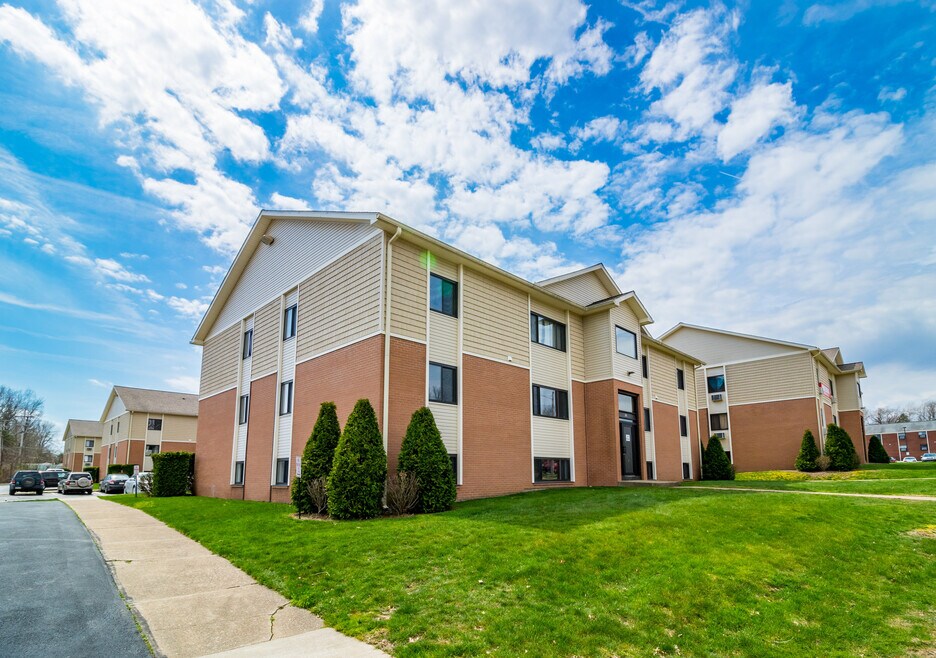 Darrow Place Student Apartments Edinboro, PA Apartments For Rent