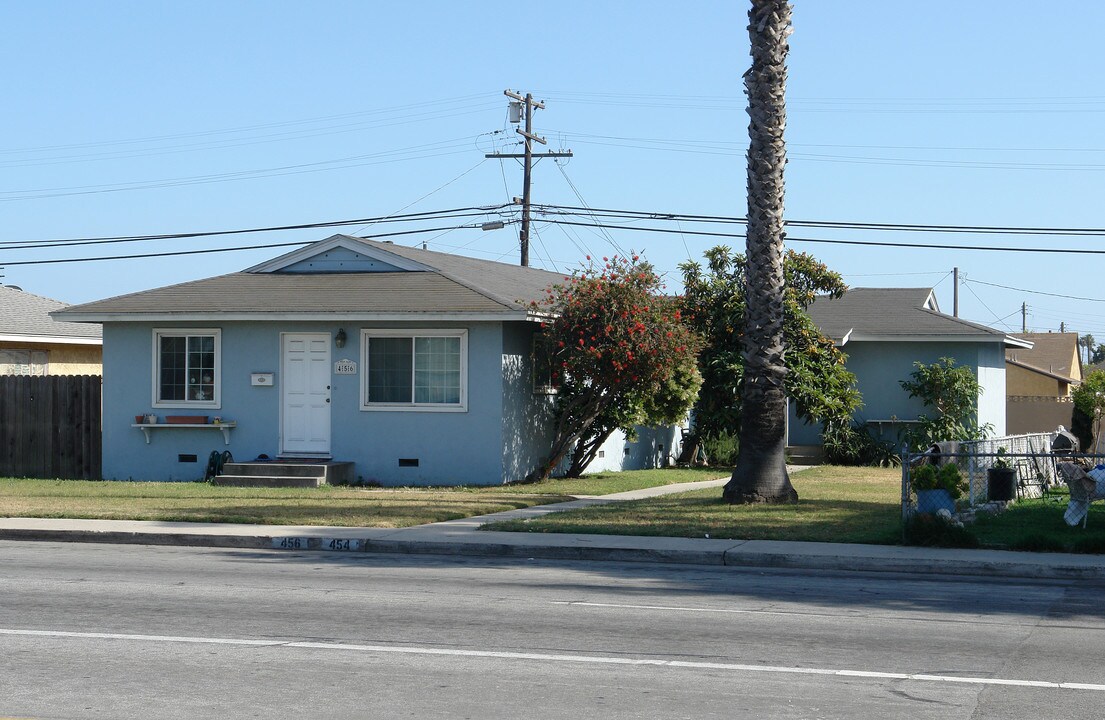 454-456 E Channel Islands Blvd in Oxnard, CA - Foto de edificio