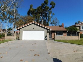 1125 Seville Pl in Fullerton, CA - Building Photo