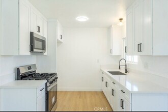 1218 6th St in Redlands, CA - Foto de edificio - Building Photo