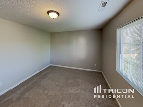 5705 Waterpoint Dr in Browns Summit, NC - Building Photo - Building Photo