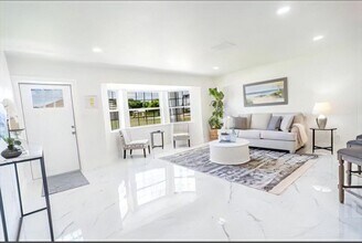 469 SW Duval Ave in Port St. Lucie, FL - Building Photo - Building Photo