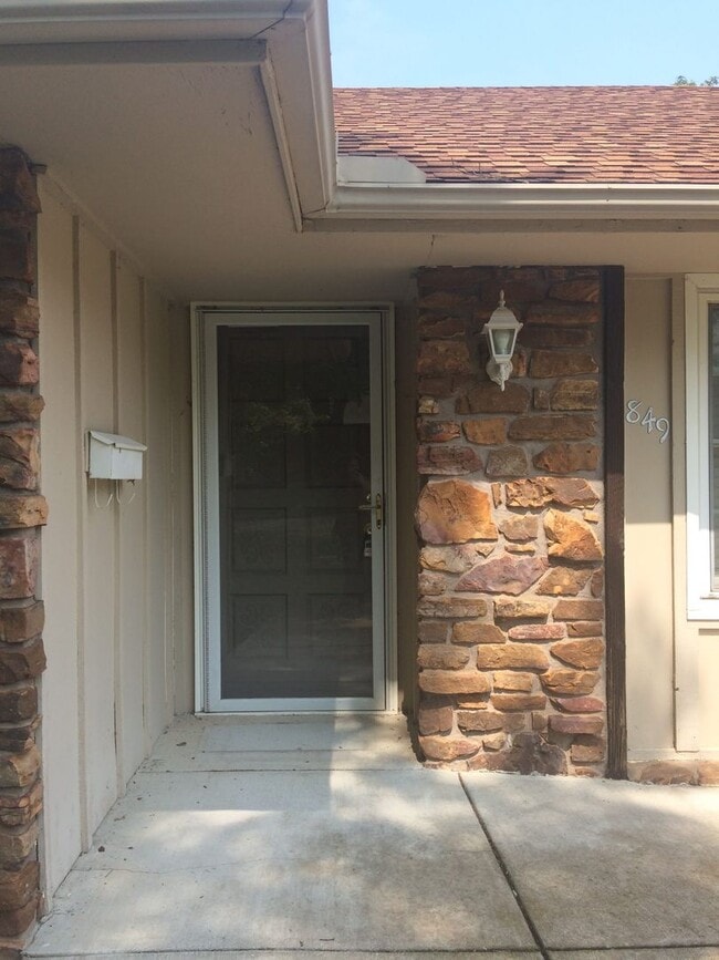 849 W Mel-O Ct in Springfield, MO - Building Photo - Building Photo