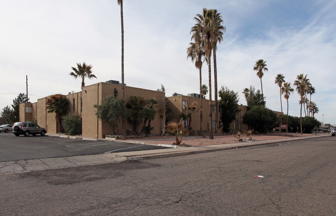 Sandia Apartments in Tucson, AZ - Foto de edificio