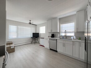 2728 N 75th Ave, Unit J05P in Chicago, IL - Foto de edificio - Building Photo