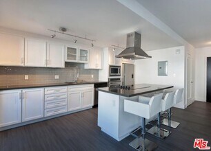 131 S Maple Dr in Beverly Hills, CA - Building Photo - Building Photo