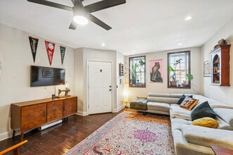 2034 E Huntingdon St in Philadelphia, PA - Building Photo - Building Photo