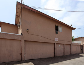 147 E. Wakefield Ave. in Anaheim, CA - Building Photo - Building Photo