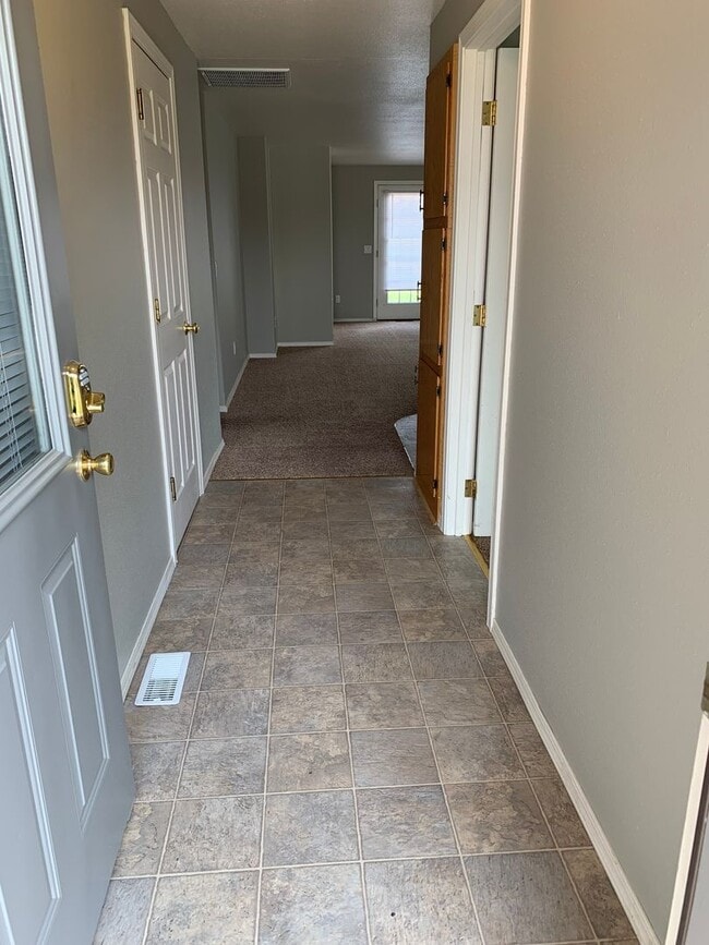 606 Eastgate Dr in Prosser, WA - Building Photo - Building Photo