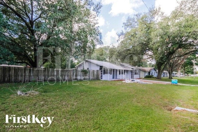 1334 Grace St N in Lakeland, FL - Foto de edificio - Building Photo