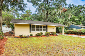 2106 Teresa Dr in Savannah, GA - Building Photo - Building Photo