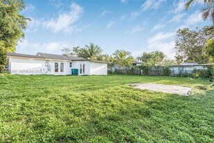 216 NE 160th St in Miami, FL - Building Photo