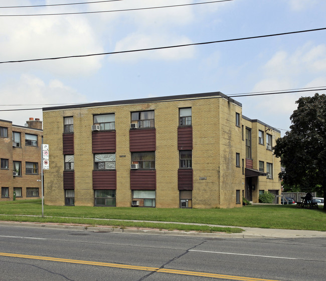 4109 Bathurst St in Toronto, ON - Building Photo - Primary Photo