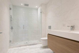 189 E 7th St in New York, NY - Building Photo