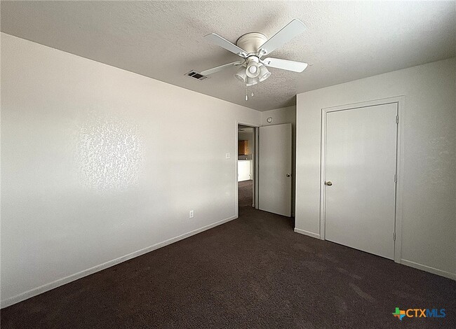 2111 Jennifer Dr in Killeen, TX - Building Photo - Building Photo