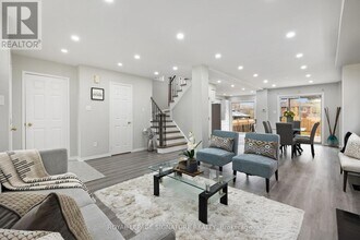 124 Laidlaw Dr in Barrie, ON - Building Photo - Building Photo