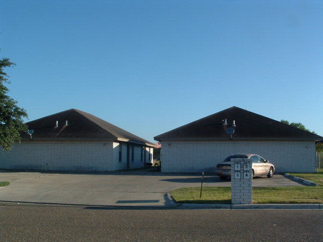 1215 W Carmen Ave in Edinburg, TX - Building Photo