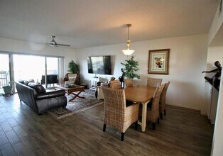 6425 Shoreline Dr in St. Petersburg, FL - Building Photo - Building Photo