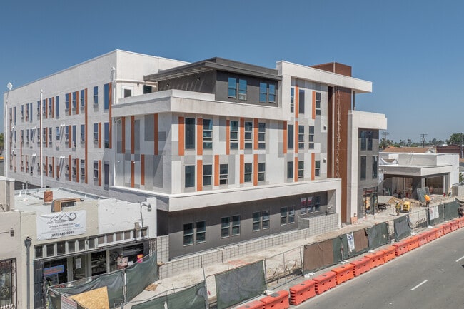 Serenade on 43rd St in San Diego, CA - Building Photo - Building Photo