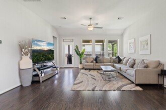 519 Carina Gaze Dr in Willis, TX - Building Photo - Building Photo