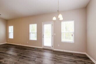 1230 Doby Springs Dr in Charlotte, NC - Foto de edificio - Building Photo