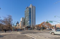 111 Central Park N in New York, NY - Foto de edificio - Building Photo