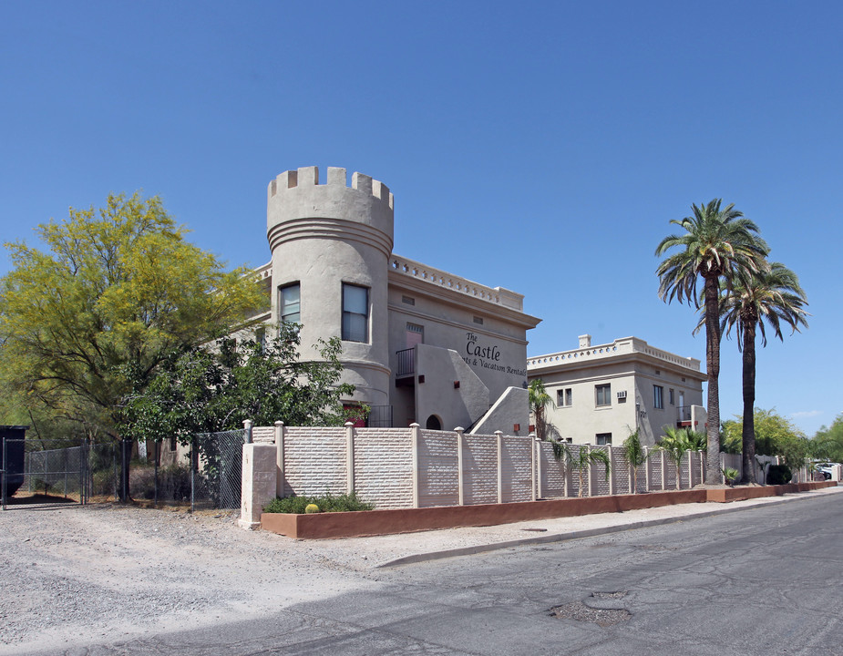 The Castle Apartments in Tucson, AZ - Building Photo