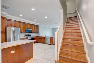 1172 Pinewood Lake Ct in Greenacres, FL - Foto de edificio - Building Photo