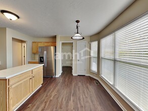 4073 Sherbourne Dr in Independence, KY - Foto de edificio - Building Photo