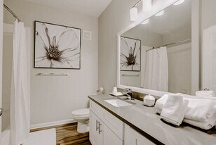 Finley At Fairfax Corner in Fairfax, VA - Building Photo