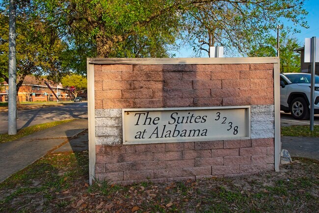 3238 E Alabama Ave in Houston, TX - Building Photo - Building Photo
