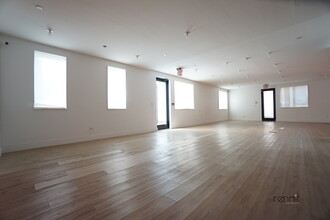 799 E 34th St in Brooklyn, NY - Building Photo - Interior Photo