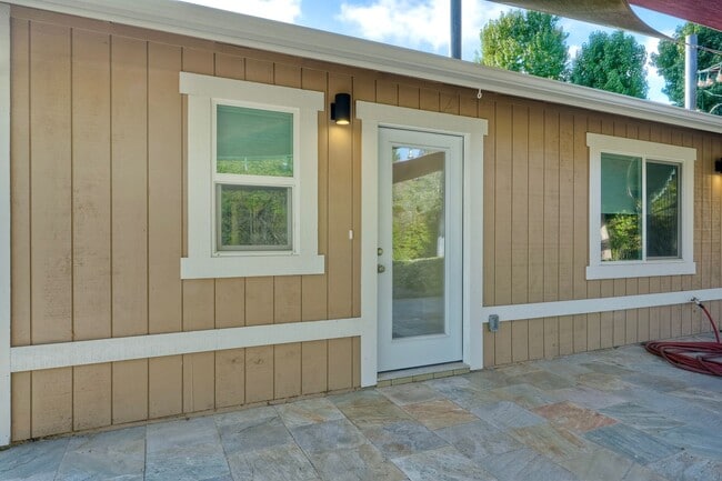1326 Berryman Canyon in Encinitas, CA - Building Photo - Building Photo