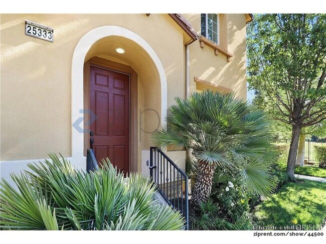 25333 Los Arqueros Dr in Stevenson Ranch, CA - Building Photo - Building Photo