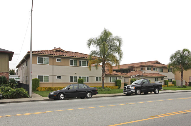 Star Apartments in Santa Clara, CA - Building Photo - Building Photo