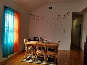 49 Nelson Ave, Unit # 2 in Jersey City, NJ - Foto de edificio - Building Photo