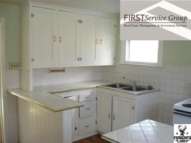 property at 613-613 1/2 N Locust St