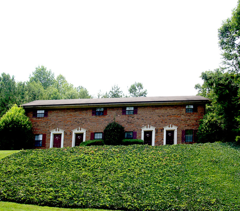 Cedar Ridge Apartments in Oakwood, GA - Building Photo