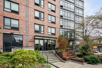 360 Smith Street in Brooklyn, NY - Foto de edificio - Building Photo