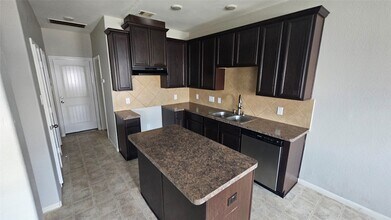 17030 Amarose Dr in Houston, TX - Building Photo - Building Photo