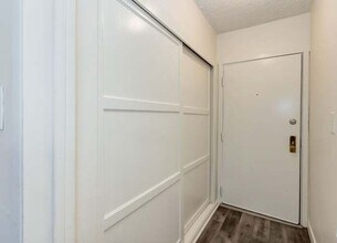 11670 W Sunset Blvd, Unit Brentwood Village Unit in Los Angeles, CA - Building Photo - Building Photo