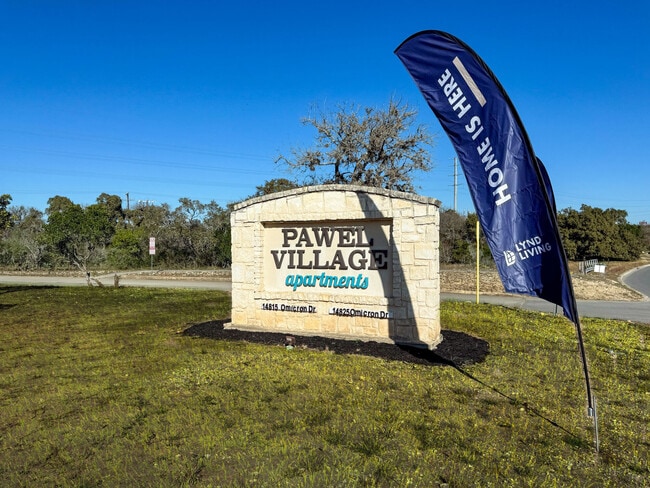 Pawel Village in San Antonio, TX - Foto de edificio - Building Photo