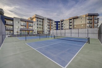 The Opal Apartments in West Valley City, UT - Foto de edificio - Building Photo
