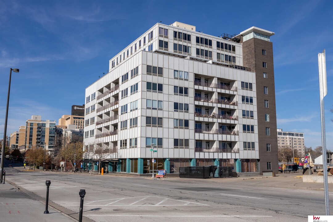 3000 Farnam St in Omaha, NE - Building Photo