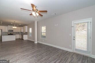 313 Kenmore Ct in Villa Rica, GA - Building Photo - Building Photo